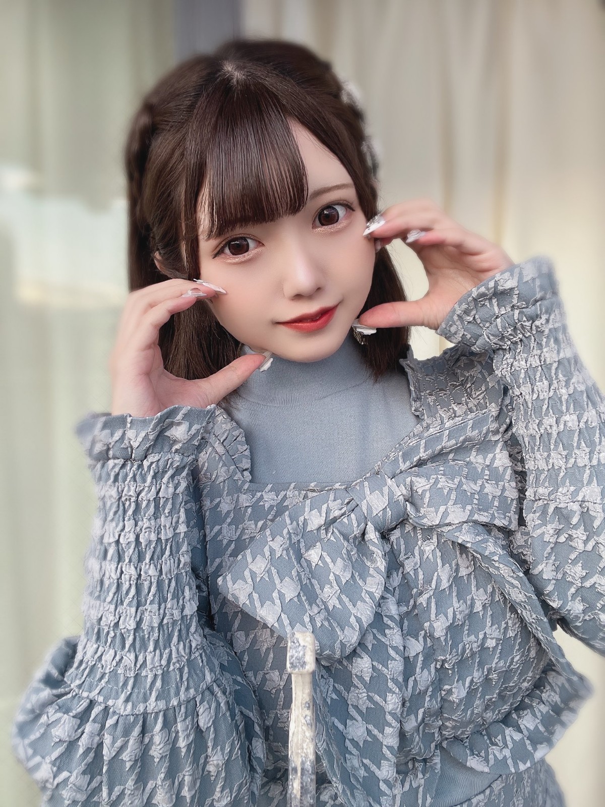 孩子爸是粉絲！23歲女星「宣布未婚懷孕」震驚演藝圈　隔天突改口「1個人養兒很辛苦」崩潰：我不幸福