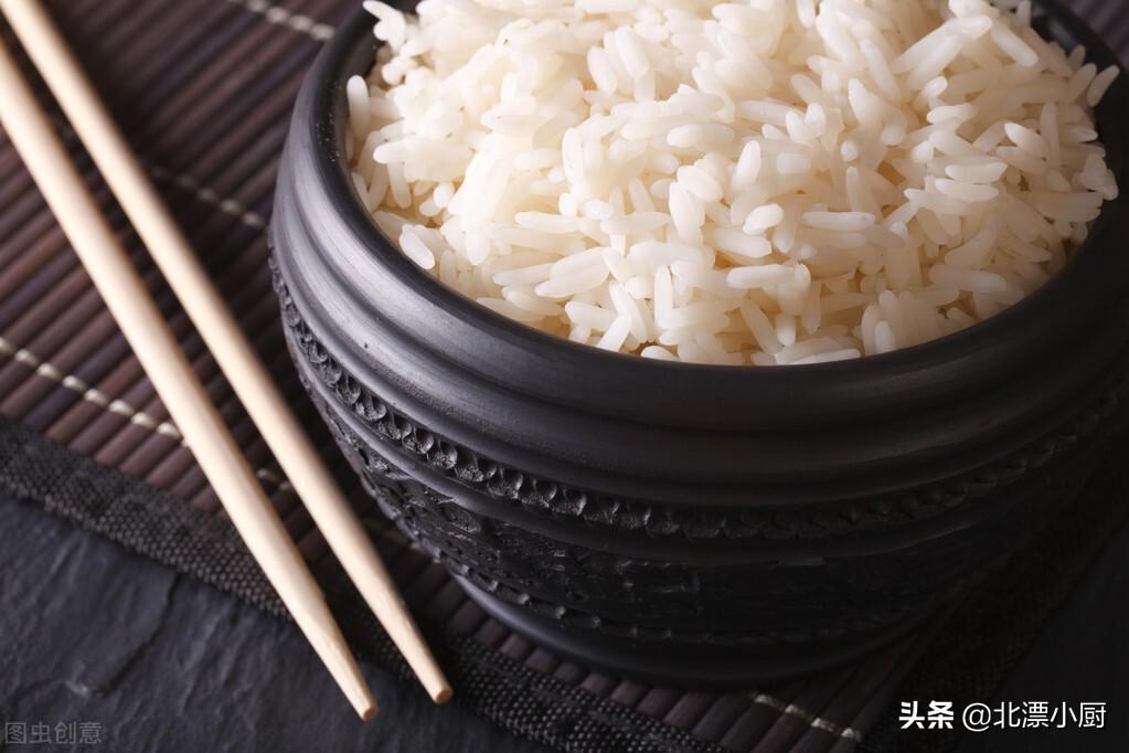 煮米飯不要只加水！會發黏不好吃「多加1味料」米飯香甜　牢記4要點「軟硬適中」顆粒分明