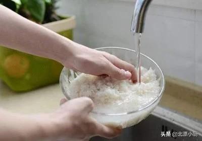 煮米飯不要只加水！會發黏不好吃「多加1味料」米飯香甜　牢記4要點「軟硬適中」顆粒分明