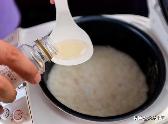 煮米飯不要只加水！會發黏不好吃「多加1味料」米飯香甜　牢記4要點「軟硬適中」顆粒分明