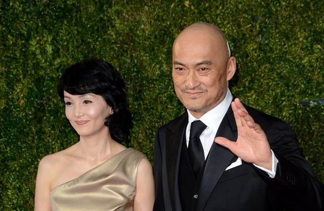 梅開3度！63歲資深男星「扶正小21歲小三」準備娶進門　認了已交往8年「背叛罹乳癌妻子」
