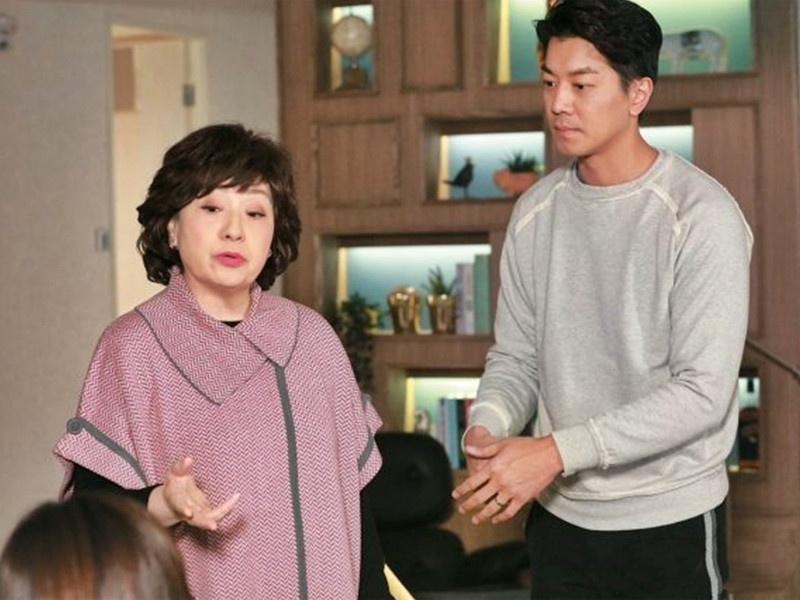 包1萬2被罵不孝女婿！人夫陪回娘家傻眼「還要包給一堆親友」　網一面轟：老婆人呢？