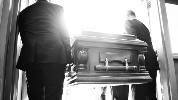 一生受盡爺爺折磨！102歲奶奶臨終前要求「死後不入祖先牌位」　訴苦孫媳婦：「爺爺死的那天，是我最幸福的日子」