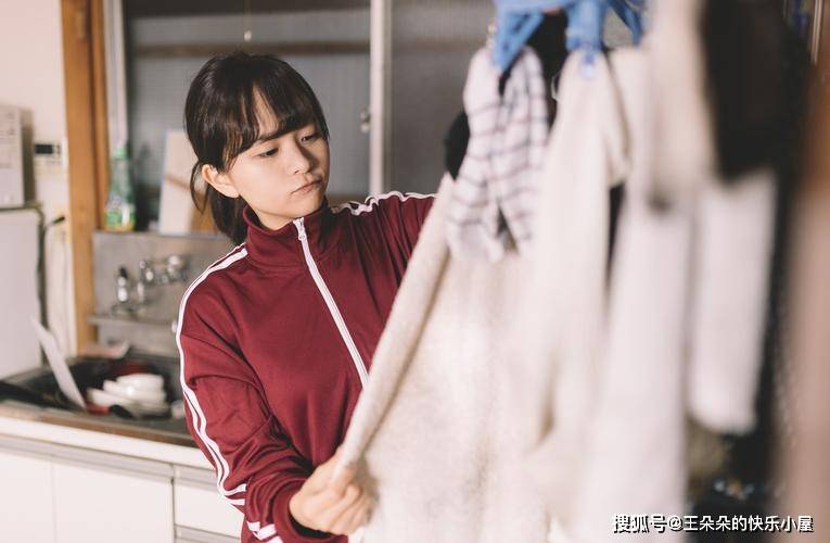 離婚後！聽說前夫娶「居家清潔員」我笑著去看熱鬧　婚禮現場「看到新娘」我淚灑當場