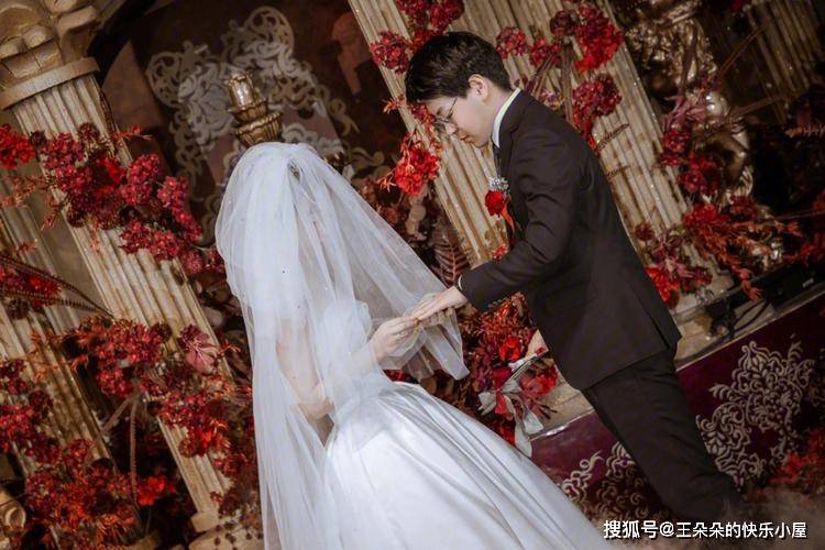 離婚後！聽說前夫娶「居家清潔員」我笑著去看熱鬧　婚禮現場「看到新娘」我淚灑當場