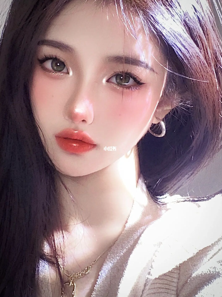 擋不住的神級美貌❤️溫柔系「白皙口罩正妹」眼睛好迷人　口罩下「宛如言情小說女主」正翻天