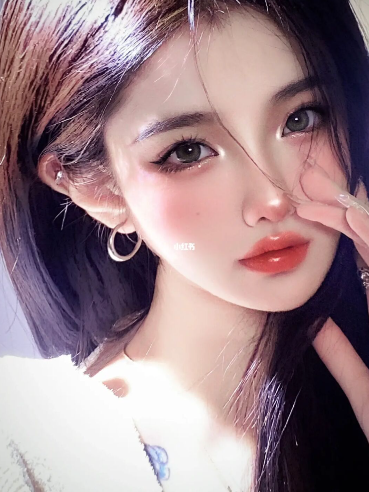 擋不住的神級美貌❤️溫柔系「白皙口罩正妹」眼睛好迷人　口罩下「宛如言情小說女主」正翻天