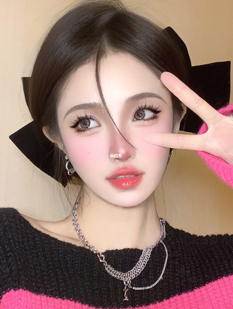 擋不住的神級美貌❤️溫柔系「白皙口罩正妹」眼睛好迷人　口罩下「宛如言情小說女主」正翻天
