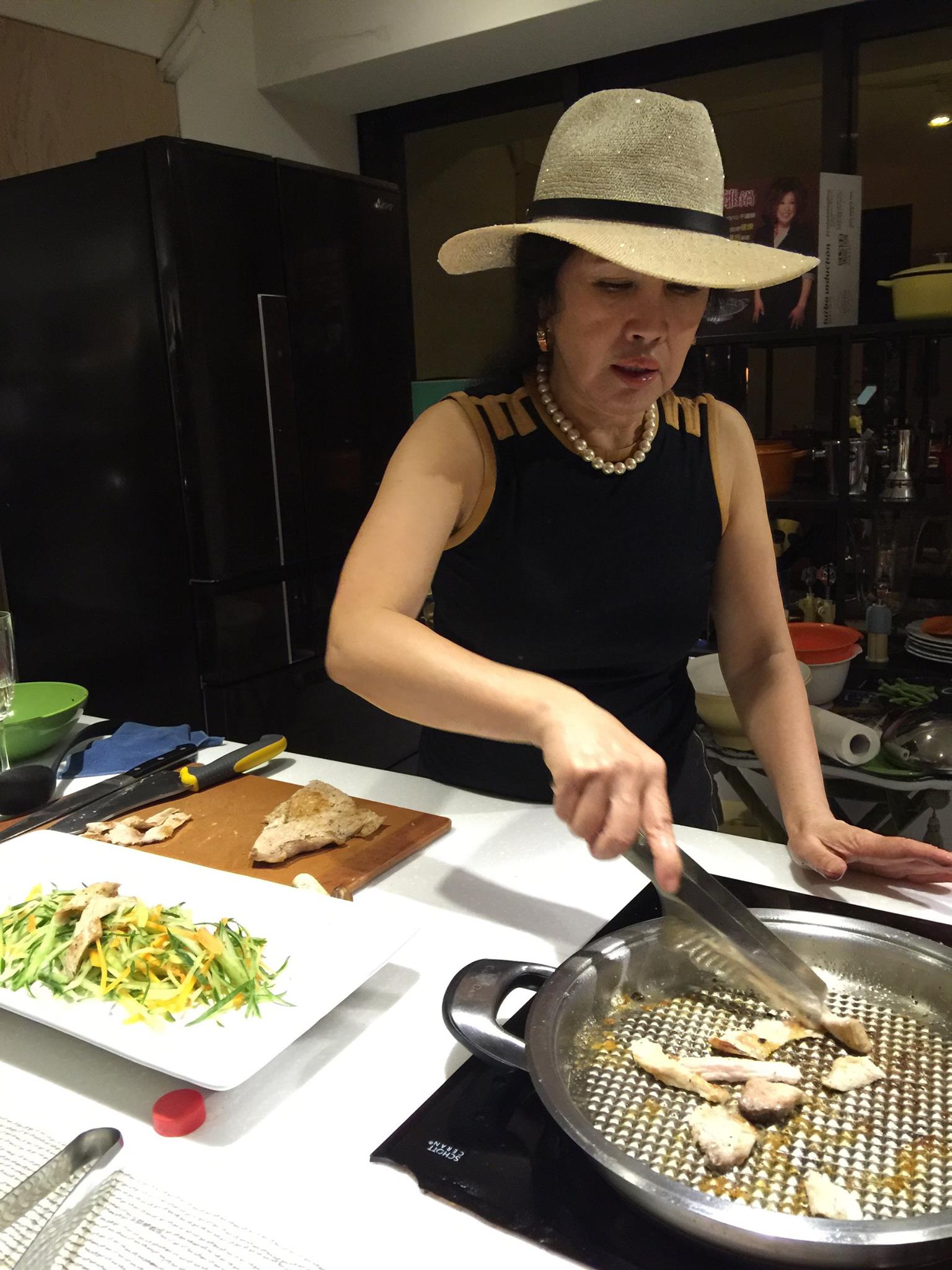 76歲資深女星「為愛墮胎7次」被狠踹子宮　苦忍35年「遭騙財騙婚一場空」悲透心酸過往