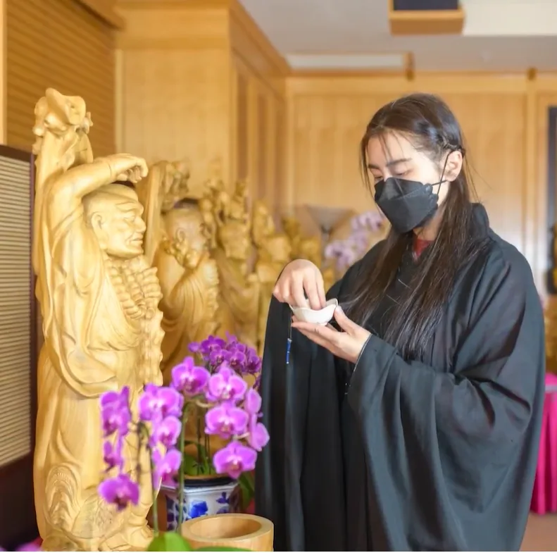 37歲就退休!影壇女神定居加拿大「22年不曾工作過」 自曝「光現金就超過300億」:手上錢花不完