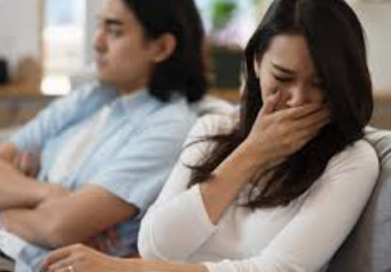 外遇後丈夫大器原諒！20年後卻在兒子新婚夜「提離婚」　我才知「他一直在報復」兒子也不挺了