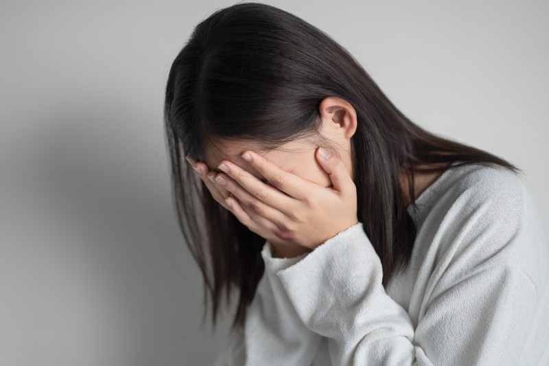 姊出包進去關！媽討10萬保釋金「她不借被酸」：不近人情　孝女嘆「為什麼乖小孩不受待見」