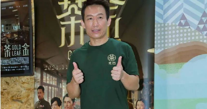 急著趕高鐵！郭子乾叫無計程車「深夜半路攔車」急求載　「高雄路人1舉動」暖哭他：菩薩心腸