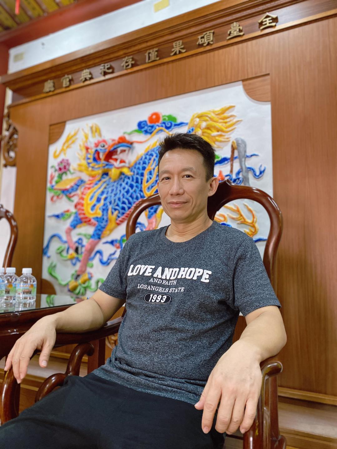 急著趕高鐵！郭子乾叫無計程車「深夜半路攔車」急求載　「高雄路人1舉動」暖哭他：菩薩心腸