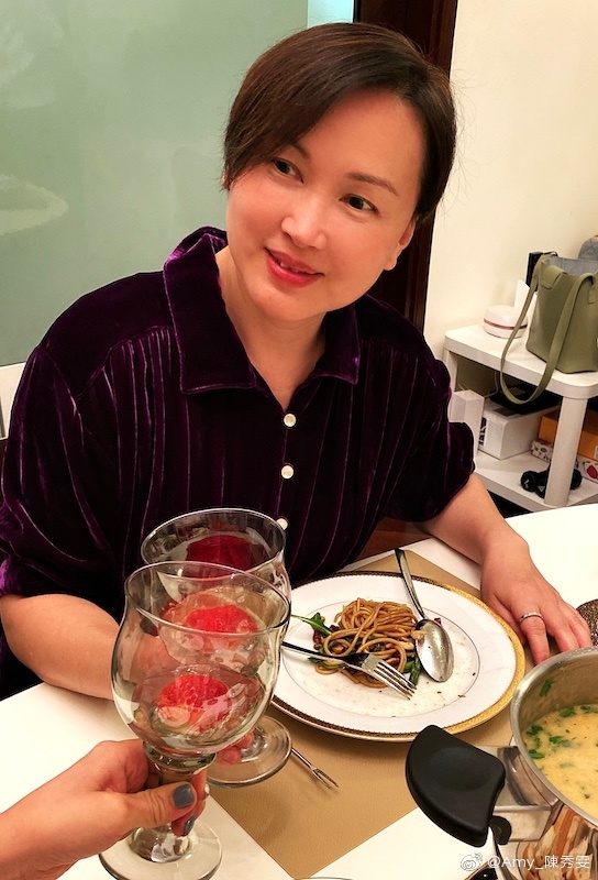 軟爛尪掏空家產！當紅花旦「挺孕肚阻止他出家」隱忍28年婚　恢單後「61歲圓潤可愛」近況曝