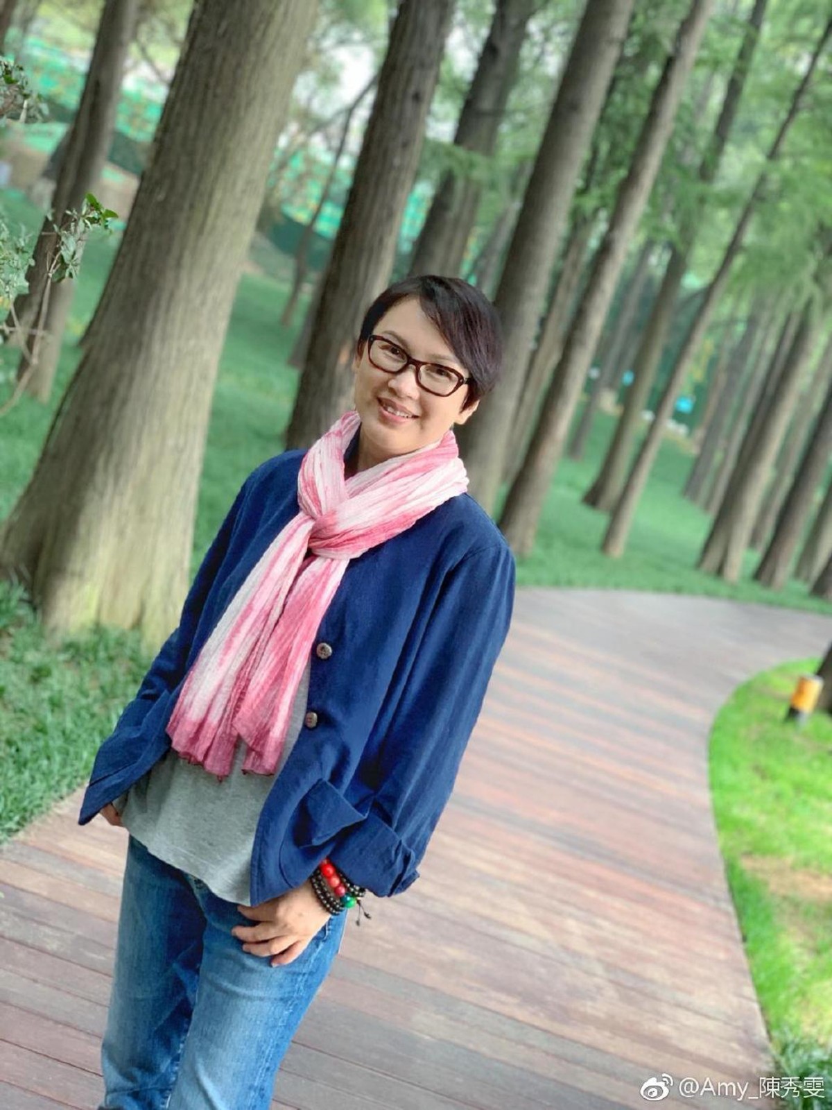 軟爛尪掏空家產！當紅花旦「挺孕肚阻止他出家」隱忍28年婚　恢單後「61歲圓潤可愛」近況曝