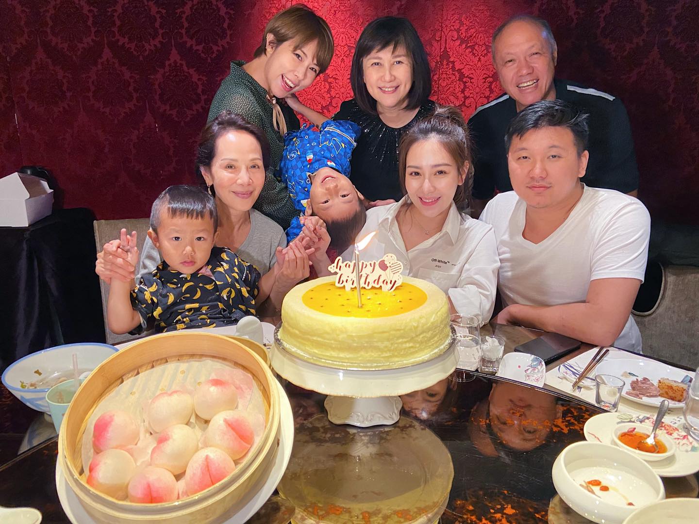 人生邁入下階段！林秀君「抱金孫享天倫」愜意退休，「尪送元寶農地」歸隱田園逍遙生活