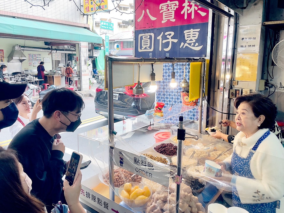 才傳心臟驟停14秒！86歲金鐘影后「悄悄擺攤賣湯圓」　她認了「10萬元放葬儀社」：後事交代好了