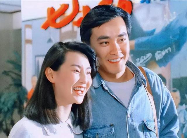 息影19年！資深影后被目擊「逛市場買路邊攤」生活愜意　突開通抖音「素顏自拍」狀態美到不行