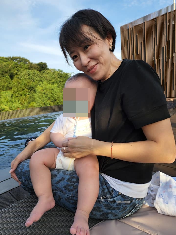 明金成走後1年！雙胞胎兒滿1歲「舉行抓周儀式」曝近況　乾媽黃小柔暖曝「好心人持續幫忙」感激不盡