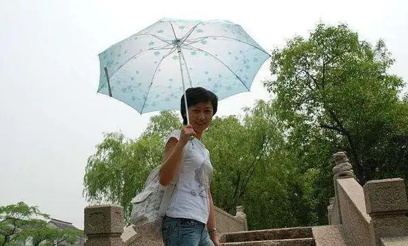 才剛登記！女主持「新婚24小時離世」躺在尪懷裡　「生前最後貼文曝」竟成臨終遺言