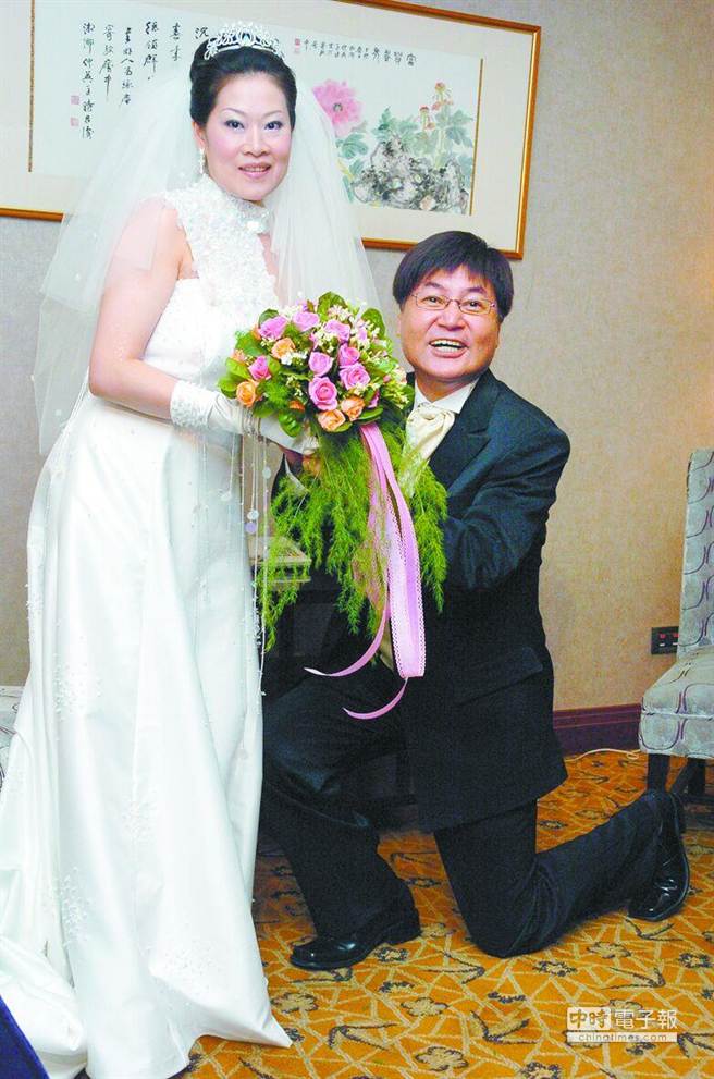 小20歲妻離世8年！資深男星神隱療傷「罕現身台南」　「臉上1表情」網讚：好敬業