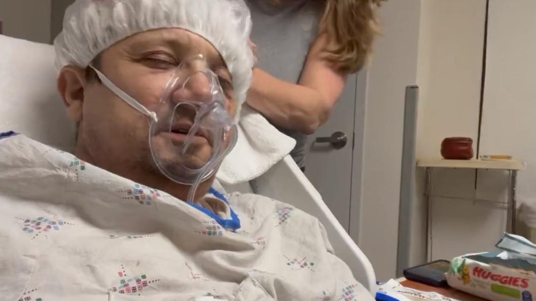 為救人被車輾過！52歲男星「險失去呼吸能力」重傷瀕死　知情人嘆「傷勢比想像更嚴重」：至少要休養2年...