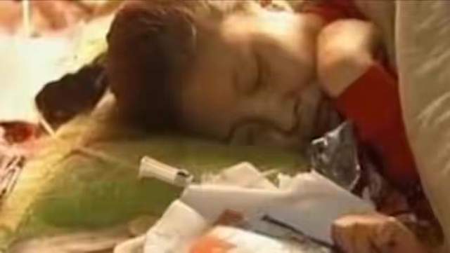 16歲突染怪病！女子「癱瘓臥床20年」全靠家人照顧　直到姐「驚見監視器一幕」崩潰：全是一場騙局
