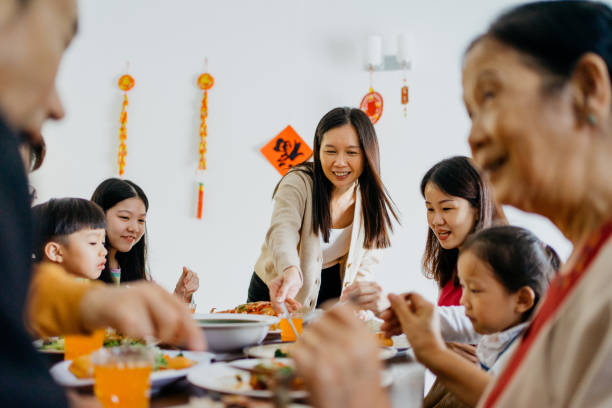 首次到婆家過年！新手媳婦懷孕「年夜飯規矩」讓她崩潰　忍不住抱怨「網友卻挺婆家」：身在福中不知福