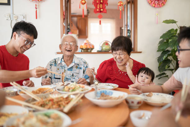 首次到婆家過年！新手媳婦懷孕「年夜飯規矩」讓她崩潰　忍不住抱怨「網友卻挺婆家」：身在福中不知福