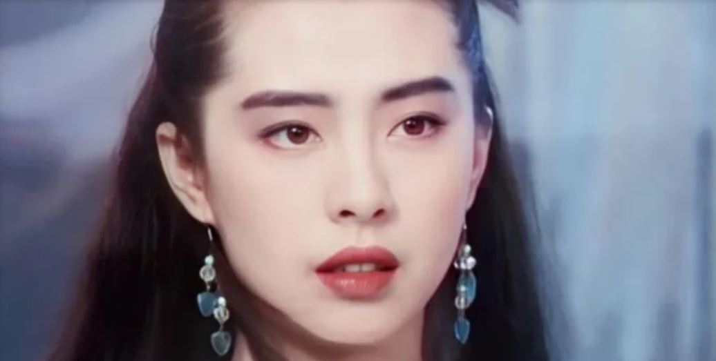 永遠的女神！55歲女星「消失19年突現身」微笑拜年　一票粉絲驚訝「認不出她是誰」