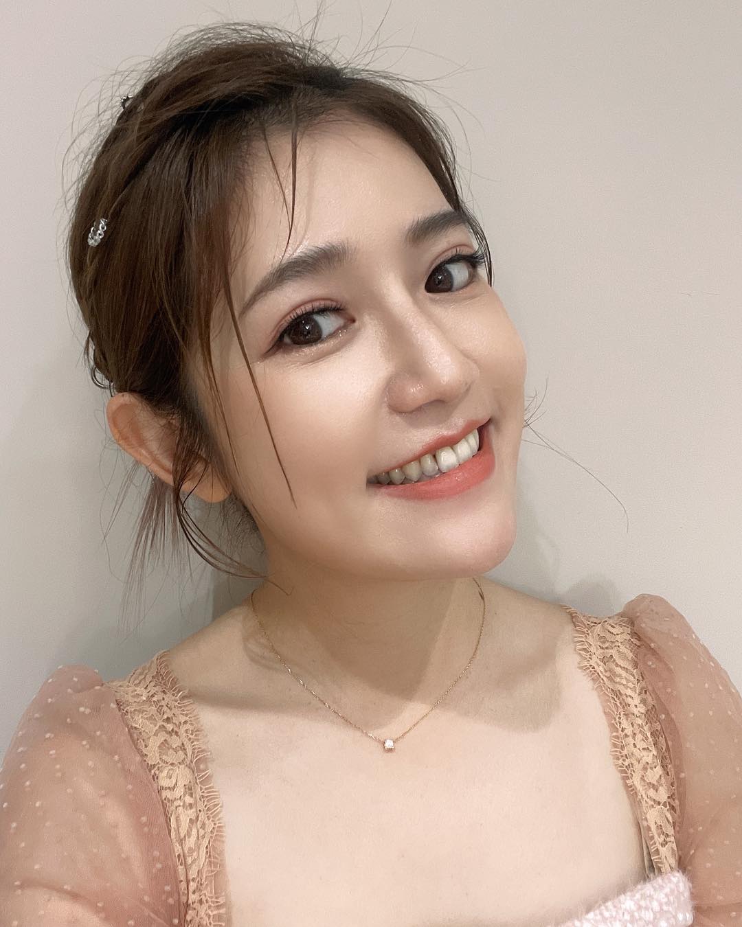 失去2至親！35歲本土劇女星「奔赴爸爸、阿嬤長眠地」悲痛圍爐　年節難過「不拍戲了堅強轉行」