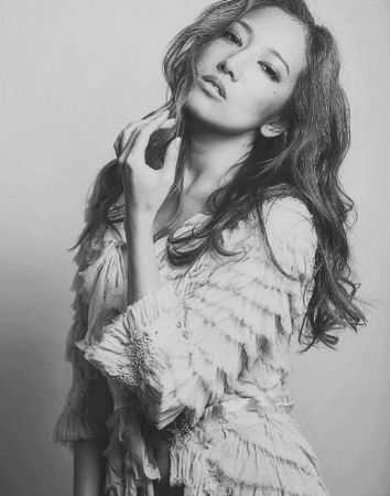 告發導演硬上！36歲女星驚傳「家中輕生身亡」　生前悲憤寫下「絕對不會放過他」：眼淚停不下來