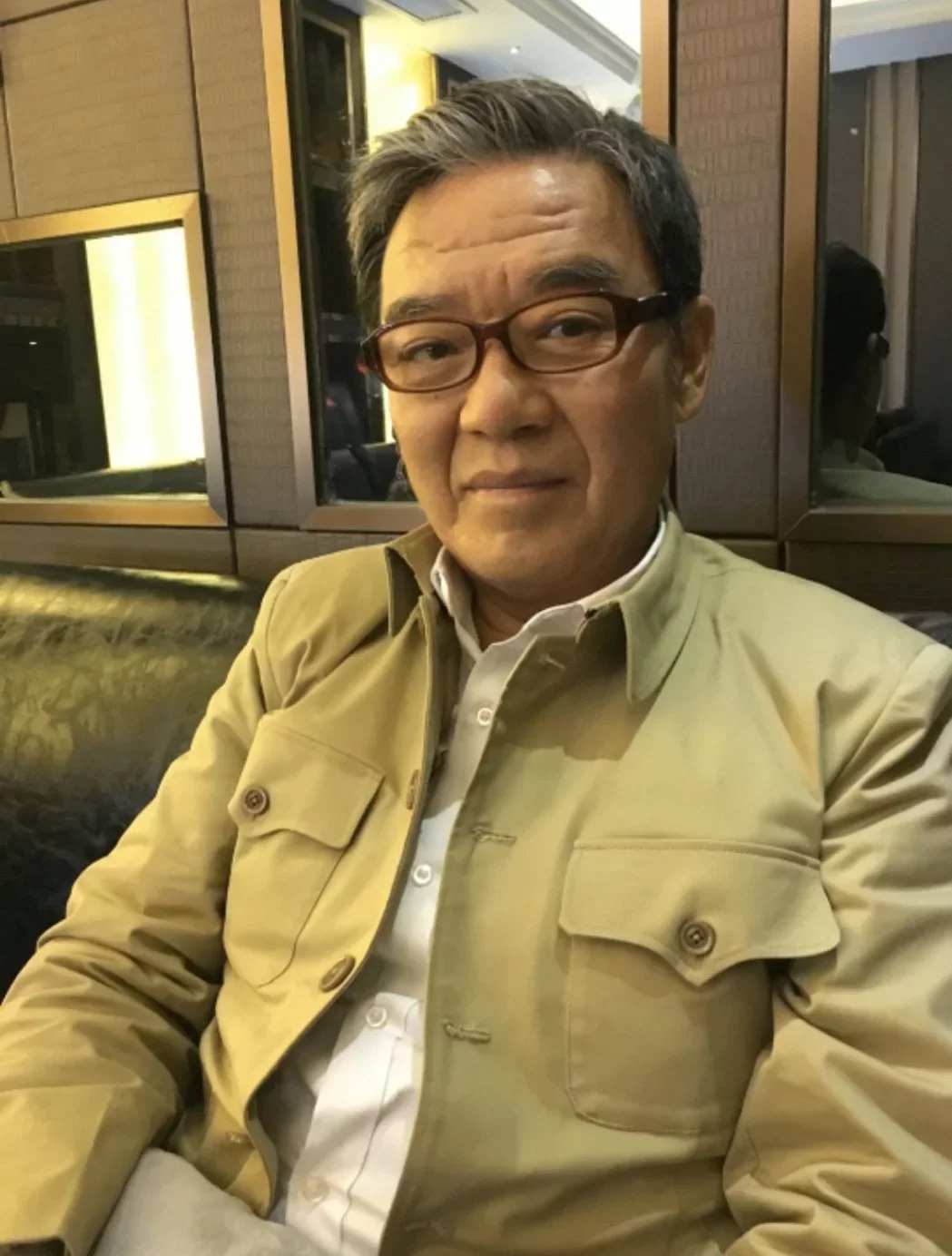 全家福曝光！李立群吃年夜飯「2帥兒罕見露面」不見女兒身影　因材施教「二話不說把兒送山上」徹底扭轉命運