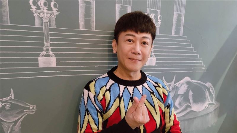提早退休！資深男星被起底「金融業當上班族33年」身兼兩職　卸下崗位「身體卻出問題」緊急就醫