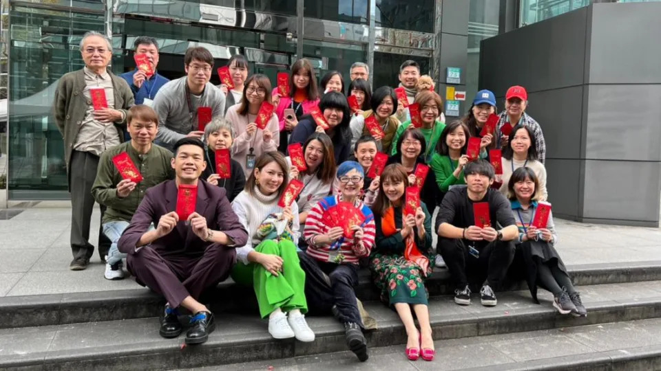 生命中伯樂！張小燕豪發紅包「10年愛徒終於被認可」感動哭了　當年欠債「恩師一句話」霸氣還200萬