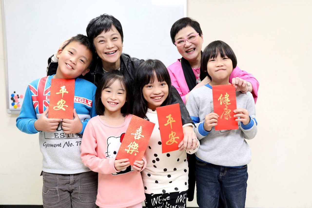 生命中伯樂！張小燕豪發紅包「10年愛徒終於被認可」感動哭了　當年欠債「恩師一句話」霸氣還200萬