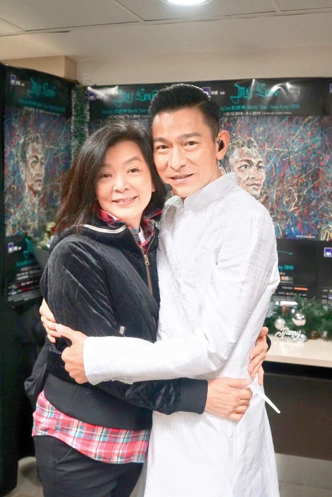 周潤發傳為她輕生！最美小龍女「苦戀無果又離異」62歲優雅模樣曝　晚年學佛行善「助養多名孤兒」