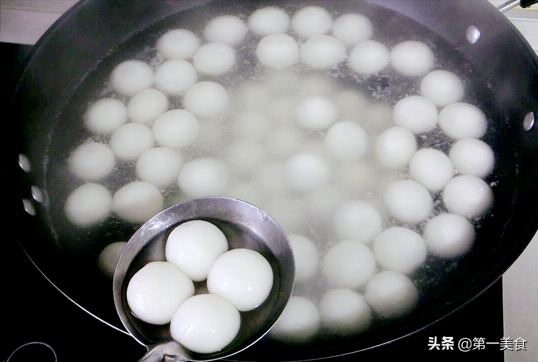 元宵節到了！煮湯圓「開水煮」還是「冷水煮」　牢記3點湯圓「不破皮不露餡」軟糯香甜