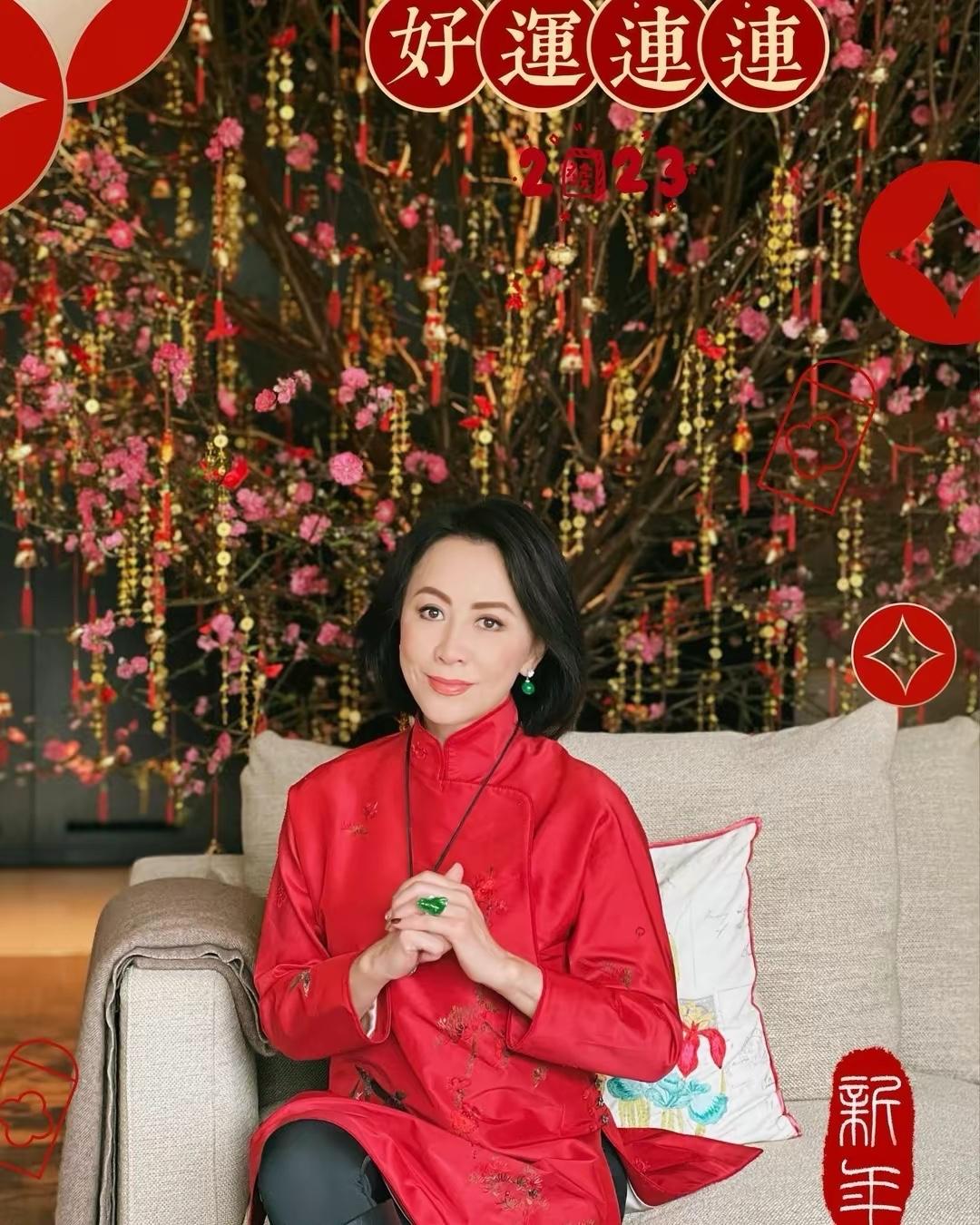 公開放閃！劉嘉玲「桃花樹下合影尪」一細節超甜蜜　「梁朝偉頭髮花白」她宛如不老女神