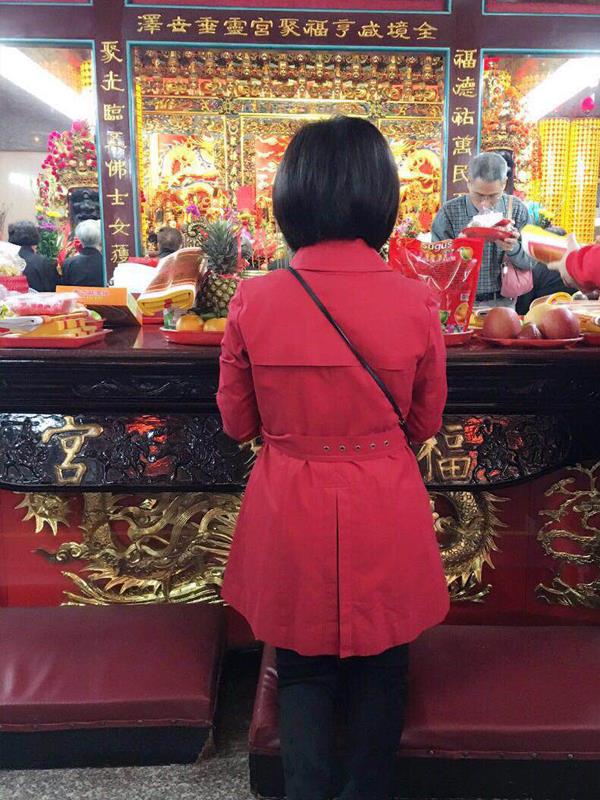 除夕買花求好運！于美人初一早上看「半盆都枯萎」心驚急扔　果真「家裡出事了」嘆：不敢再買了