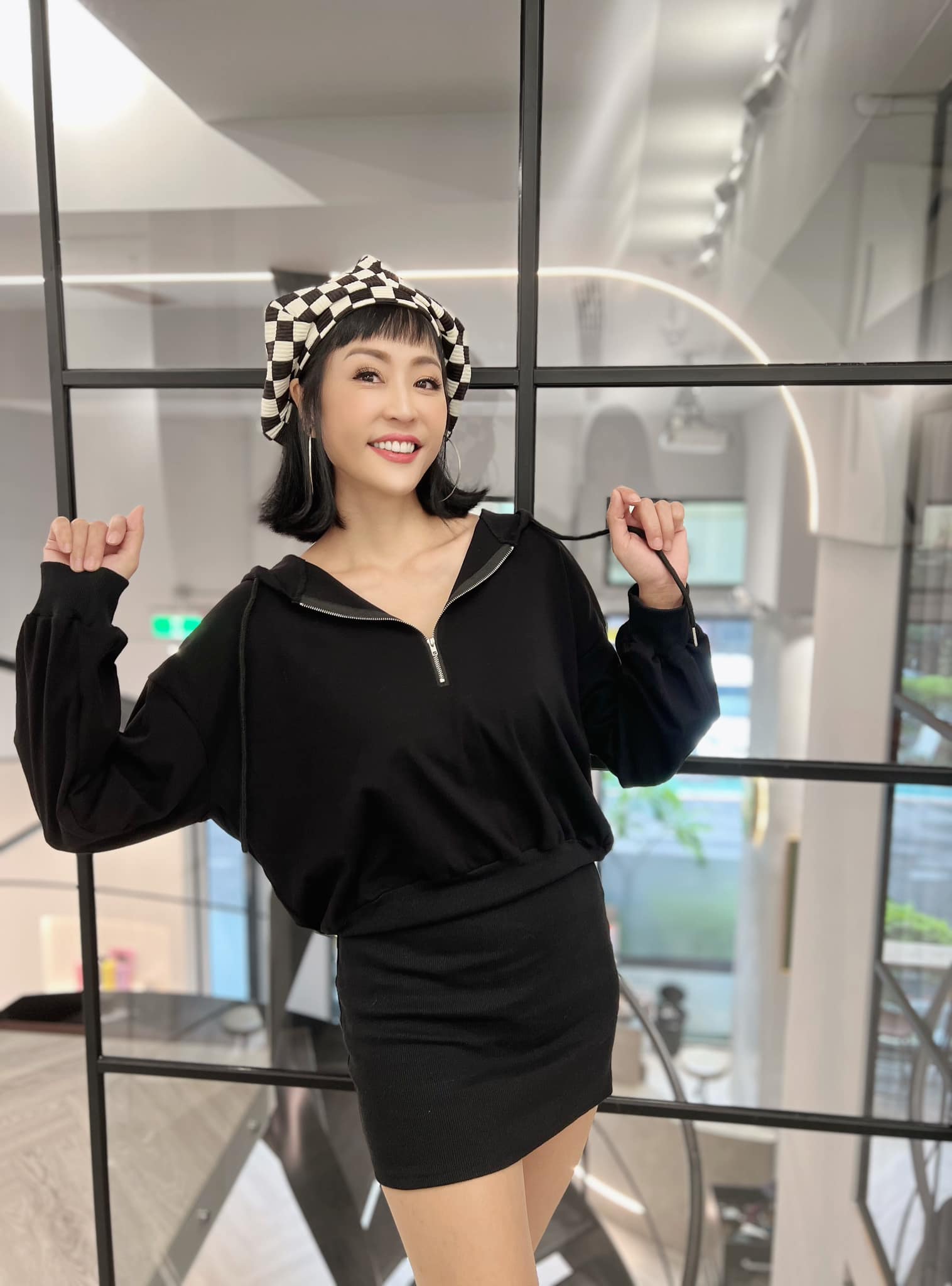 治病燒掉百萬！48歲女星「癌末仍出國度假」：就是為了開心　坦承恐懼「壞消息頻傳」仍積極面對