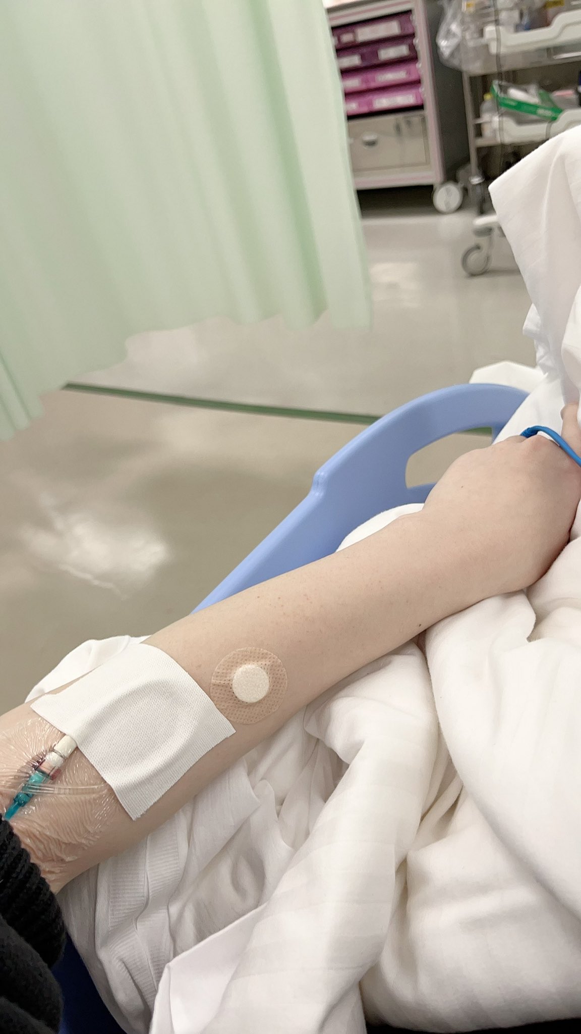 才正準備走紅！知名女星「車禍被撞臉著地」嚴重破相　傷勢曝光「演藝生涯恐全毀」經紀人出面回應了