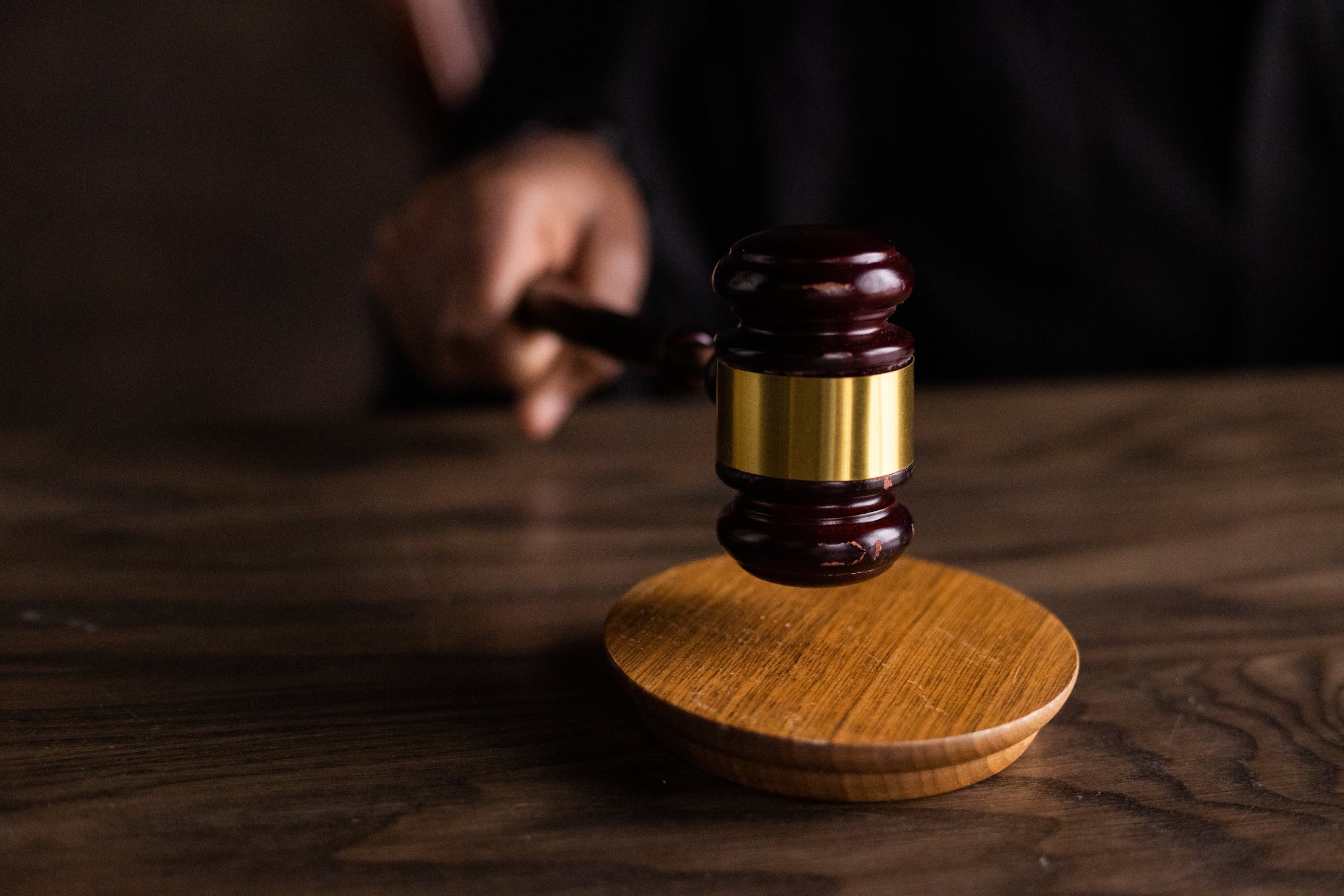 暗戀4年向心儀對象告白！總裁被拒絕「惱羞求償6800萬」：害我心理受創！