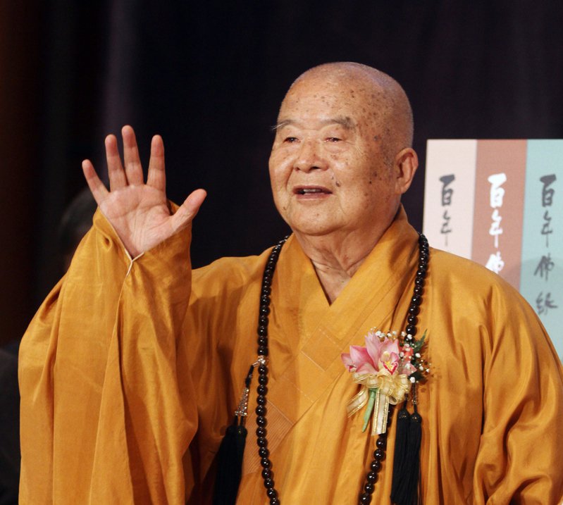  50年前開墾佛光山！星雲大師被警告「肯定會窮一輩子」連鬼都不來　他「一句話妙回」引兩千弟子省思