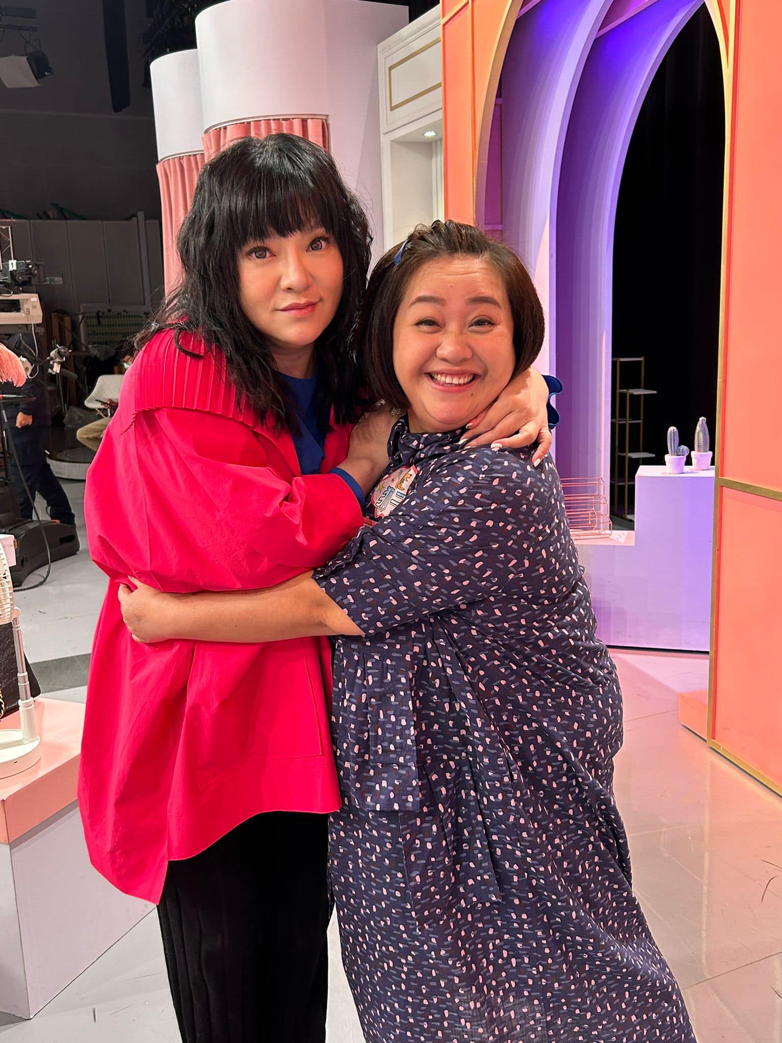 女兒面前大哭！鍾欣凌管教孩子「被予取予求淚崩」　對孩子沒輒「連作業都要我寫」當媽很卑微