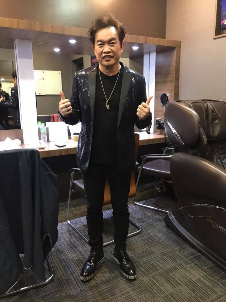 照顧前輩也提攜後輩！男星淚謝「康康多次相助」揭私下1暖舉　「接尾牙不忘李炳輝」台上一幕感動到哭