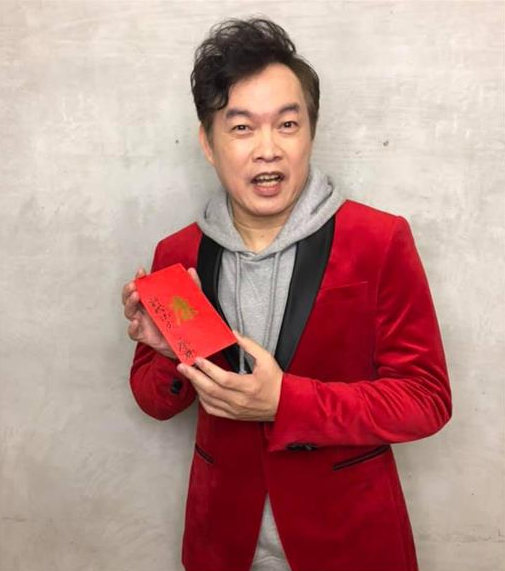照顧前輩也提攜後輩！男星淚謝「康康多次相助」揭私下1暖舉　「接尾牙不忘李炳輝」台上一幕感動到哭