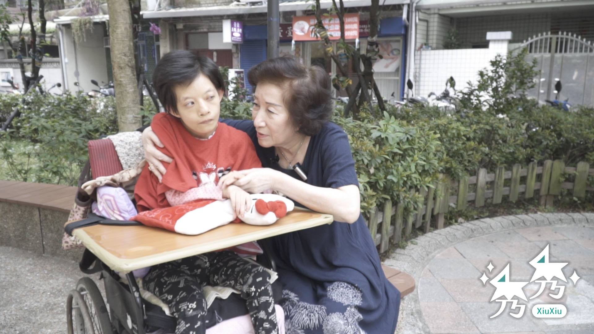 我沒有生病的權利！她為愛女四處求醫「丈夫卻和好友外遇」　70歲仍親手照顧「淚吐唯一願望」