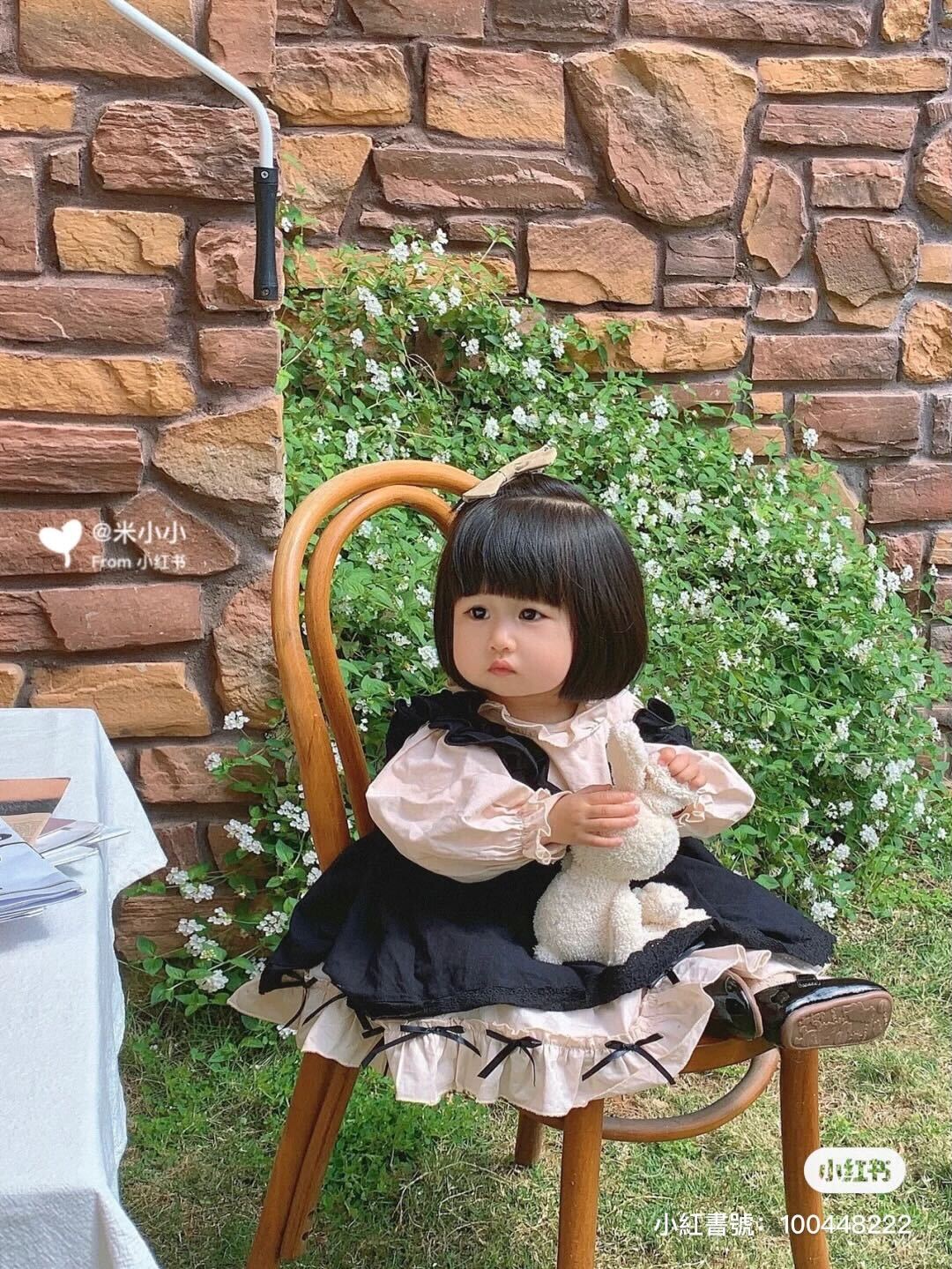 女兒是最可愛生物！馬桶蓋頭「短髮Q萌小女娃」融化眾人　留長髮「秒變空靈小仙女」哥哥顏值更驚艷